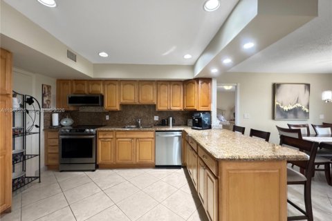 Condo in Hallandale Beach, Florida, 2 bedrooms  № 2060205 - photo 5