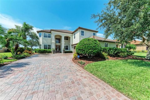 House in Bradenton, Florida 5 bedrooms, 354.33 sq.m. № 1821045 - photo 2