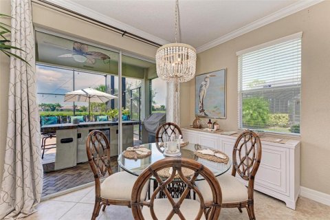 House in Bradenton, Florida 5 bedrooms, 354.33 sq.m. № 1821045 - photo 4