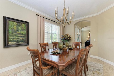 House in Bradenton, Florida 5 bedrooms, 354.33 sq.m. № 1821045 - photo 15