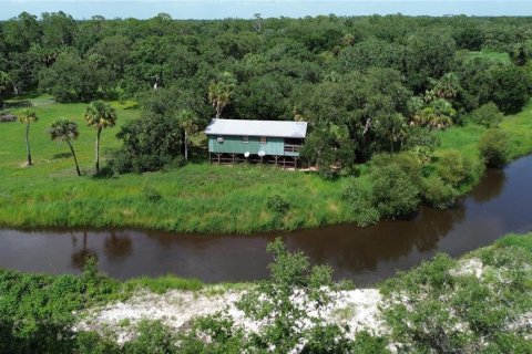House in Arcadia, Florida 2 bedrooms, 61.32 sq.m. № 1807463 - photo 1