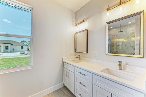 House in Venice, Florida 4 bedrooms, 169.64 sq.m. № 1655692 - photo 25