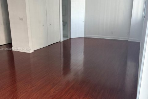 Condo in Miami, Florida  № 2051162 - photo 3