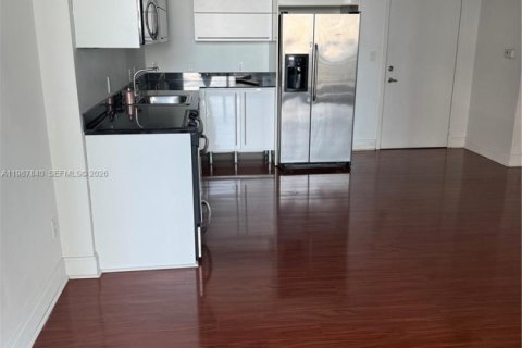 Condo in Miami, Florida  № 2051162 - photo 2