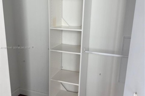 Condo in Miami, Florida  № 2051162 - photo 7