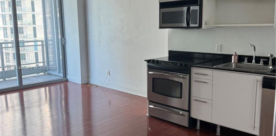 Studio in the Condo in Miami, Florida  № 2051162