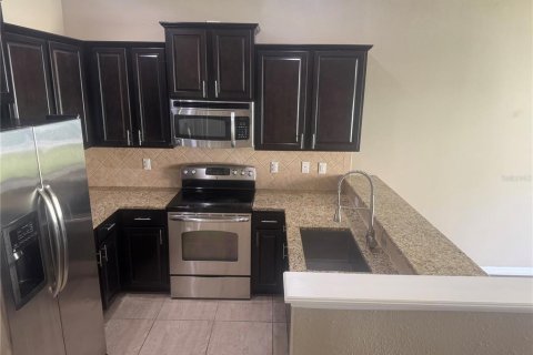 Townhouse in Brandon, Florida 3 bedrooms, 138.98 sq.m. № 1717779 - photo 10