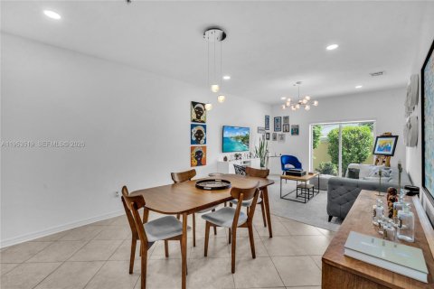 Condominio en venta en Hallandale Beach, Florida, 2 dormitorios, 105.54 m2 № 2008248 - foto 10