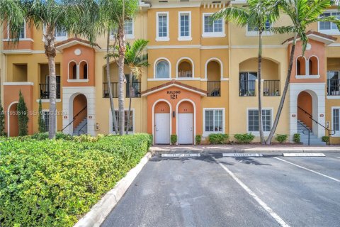 Condominio en venta en Hallandale Beach, Florida, 2 dormitorios, 105.54 m2 № 2008248 - foto 24