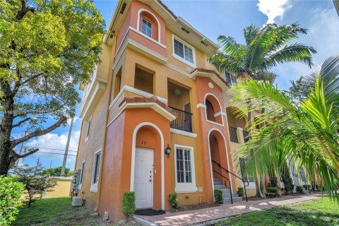 Condominio en venta en Hallandale Beach, Florida, 2 dormitorios, 105.54 m2 № 2008248 - foto 26