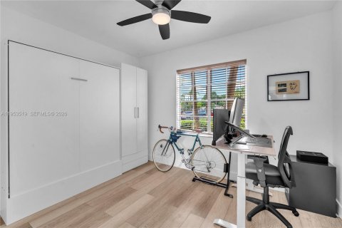 Condominio en venta en Hallandale Beach, Florida, 2 dormitorios, 105.54 m2 № 2008248 - foto 20