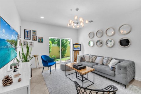 Condominio en venta en Hallandale Beach, Florida, 2 dormitorios, 105.54 m2 № 2008248 - foto 9