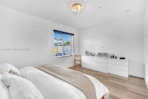 Condominio en venta en Hallandale Beach, Florida, 2 dormitorios, 105.54 m2 № 2008248 - foto 16