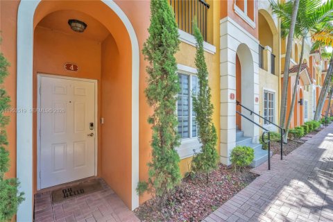 Condominio en venta en Hallandale Beach, Florida, 2 dormitorios, 105.54 m2 № 2008248 - foto 2