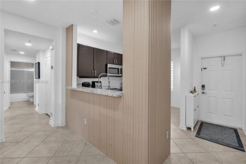 Condominio en venta en Hallandale Beach, Florida, 2 dormitorios, 105.54 m2 № 2008248 - foto 7