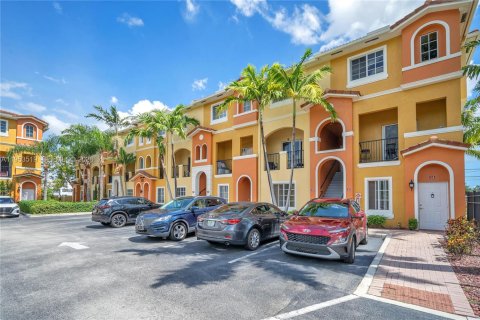 Condominio en venta en Hallandale Beach, Florida, 2 dormitorios, 105.54 m2 № 2008248 - foto 25