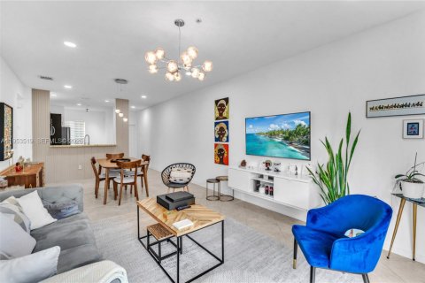 Condominio en venta en Hallandale Beach, Florida, 2 dormitorios, 105.54 m2 № 2008248 - foto 12