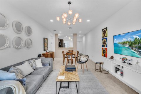 Condominio en venta en Hallandale Beach, Florida, 2 dormitorios, 105.54 m2 № 2008248 - foto 11