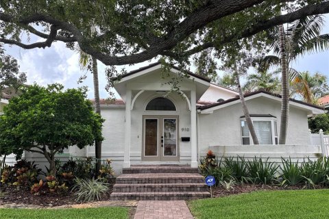 Villa ou maison à louer à Saint Petersburg, Floride: 3 chambres, 252.32 m2 № 1868851 - photo 1
