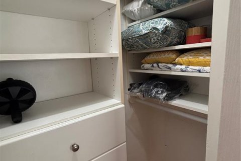 Villa ou maison à louer à Saint Petersburg, Floride: 3 chambres, 252.32 m2 № 1868851 - photo 17