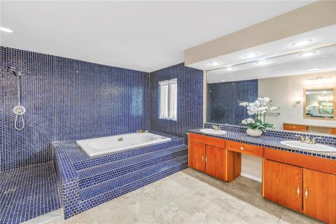 Casa en venta en Clearwater, Florida, 4 dormitorios, 265.7 m2 № 2199897 - foto 8
