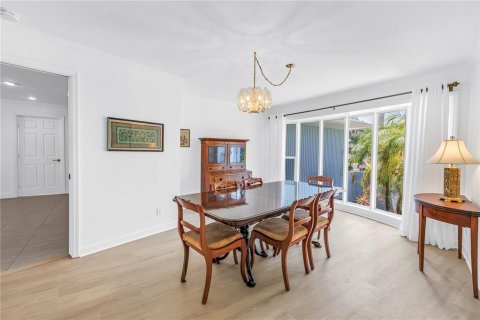 Casa en venta en Clearwater, Florida, 4 dormitorios, 265.7 m2 № 2199897 - foto 16