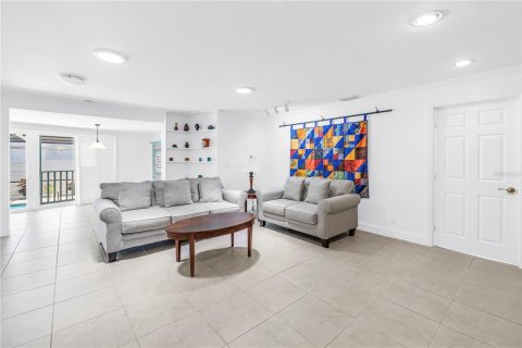 Casa en venta en Clearwater, Florida, 4 dormitorios, 265.7 m2 № 2199897 - foto 25