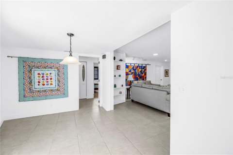 Casa en venta en Clearwater, Florida, 4 dormitorios, 265.7 m2 № 2199897 - foto 23