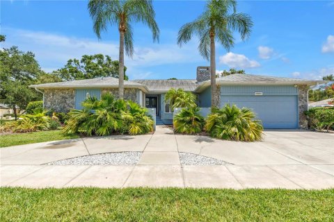 House in Clearwater, Florida 4 bedrooms, 265.7 sq.m. № 2199897