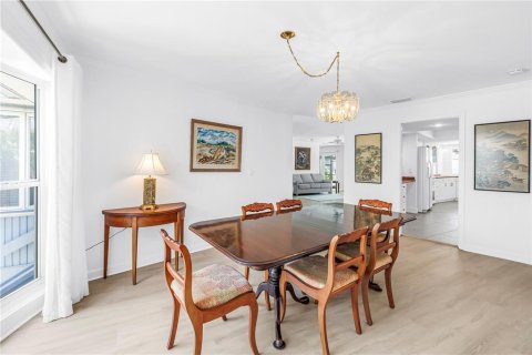 Casa en venta en Clearwater, Florida, 4 dormitorios, 265.7 m2 № 2199897 - foto 4