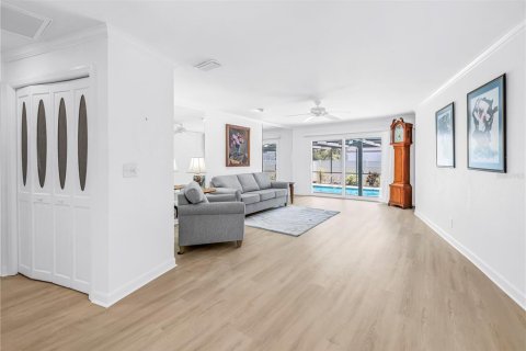 Casa en venta en Clearwater, Florida, 4 dormitorios, 265.7 m2 № 2199897 - foto 14