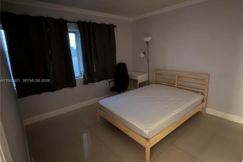 Condominio en alquiler en North Miami Beach, Florida, 2 dormitorios, 77.95 m2 № 2050460 - foto 6