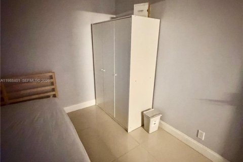 Condominio en alquiler en North Miami Beach, Florida, 2 dormitorios, 77.95 m2 № 2050460 - foto 7