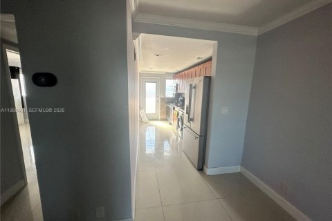 Condominio en alquiler en North Miami Beach, Florida, 2 dormitorios, 77.95 m2 № 2050460 - foto 5
