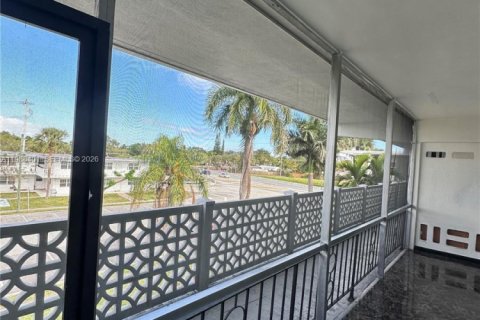 Condominio en alquiler en North Miami Beach, Florida, 2 dormitorios, 77.95 m2 № 2050460 - foto 8