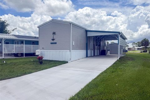 House in North Port, Florida 3 bedrooms, 70.23 sq.m. № 1877163 - photo 13