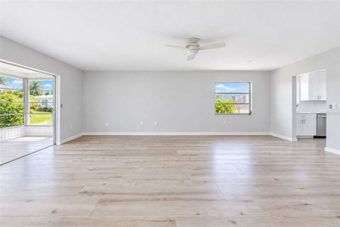 Condo in Nokomis, Florida, 2 bedrooms  № 2396324 - photo 8