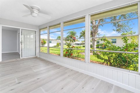 Condo in Nokomis, Florida, 2 bedrooms  № 2396324 - photo 14