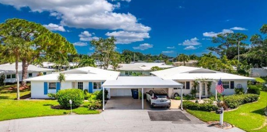 Condo in Nokomis, Florida, 2 bedrooms  № 2396324