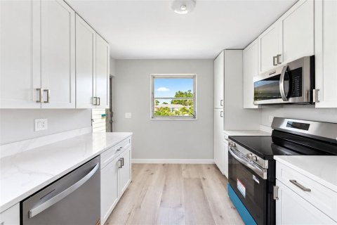 Condo in Nokomis, Florida, 2 bedrooms  № 2396324 - photo 20