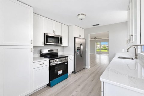Condo in Nokomis, Florida, 2 bedrooms  № 2396324 - photo 27