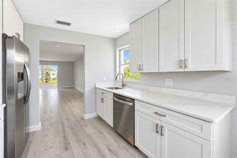 Condo in Nokomis, Florida, 2 bedrooms  № 2396324 - photo 26