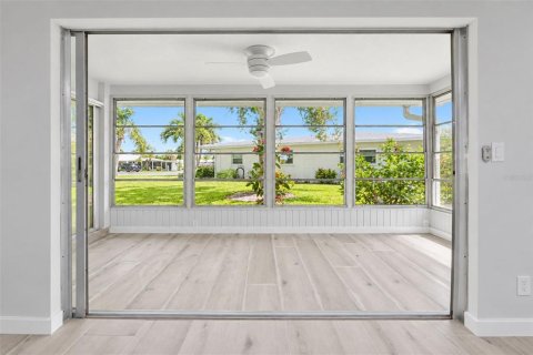 Condo in Nokomis, Florida, 2 bedrooms  № 2396324 - photo 12