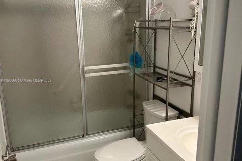 Купить кондоминиум в Лайтхаус-Пойнт, Флорида 2 спальни, 91.42м2, № 1966636 - фото 22