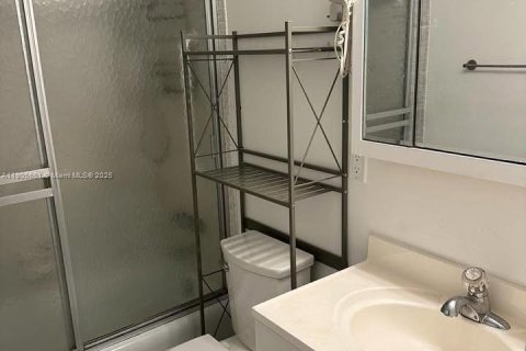 Купить кондоминиум в Лайтхаус-Пойнт, Флорида 2 спальни, 91.42м2, № 1966636 - фото 19