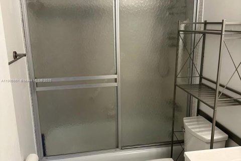 Купить кондоминиум в Лайтхаус-Пойнт, Флорида 2 спальни, 91.42м2, № 1966636 - фото 10