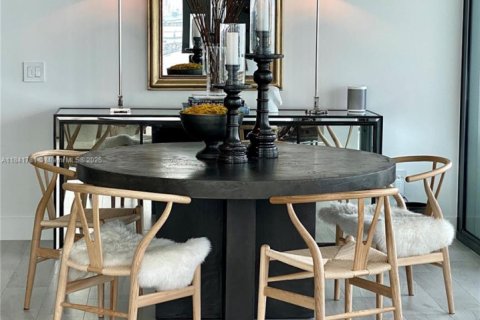 Condo in Miami, Florida, 3 bedrooms  № 2038012 - photo 9