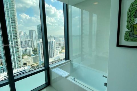 Condo in Miami, Florida, 3 bedrooms  № 2038012 - photo 29
