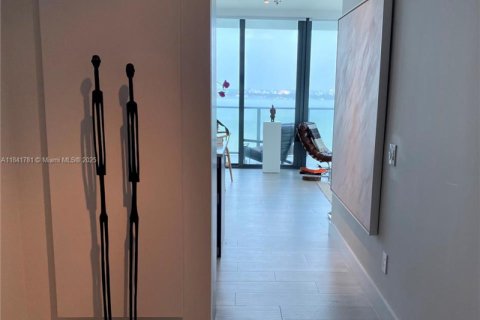 Condo in Miami, Florida, 3 bedrooms  № 2038012 - photo 19