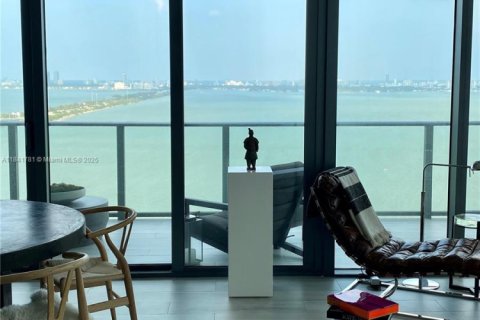 Condo in Miami, Florida, 3 bedrooms  № 2038012 - photo 4